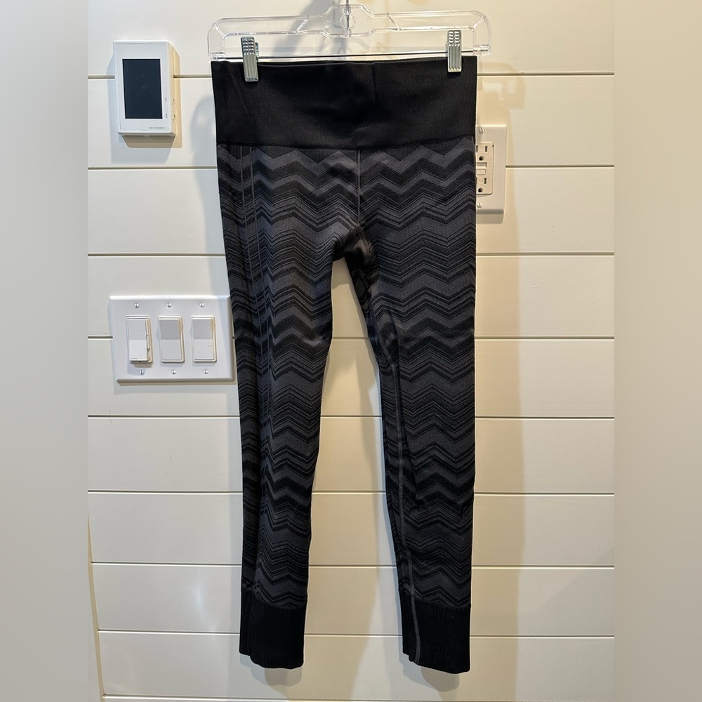 Lululemon Ribbed Tight size 4